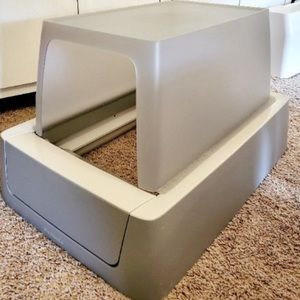 Used Smart PetSafe Litter Box